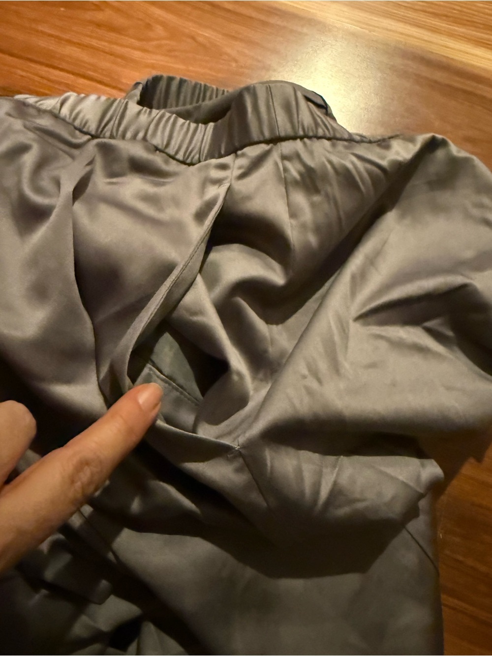 Eileen Fisher 100% recycled polyester Satin-Look Elastic Waist Pants - Picture 4 of 10
